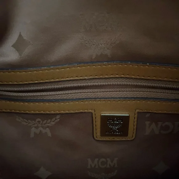 PRE LOVED COGNAC MCM SHOULDER BAG - Picture 3 of 8